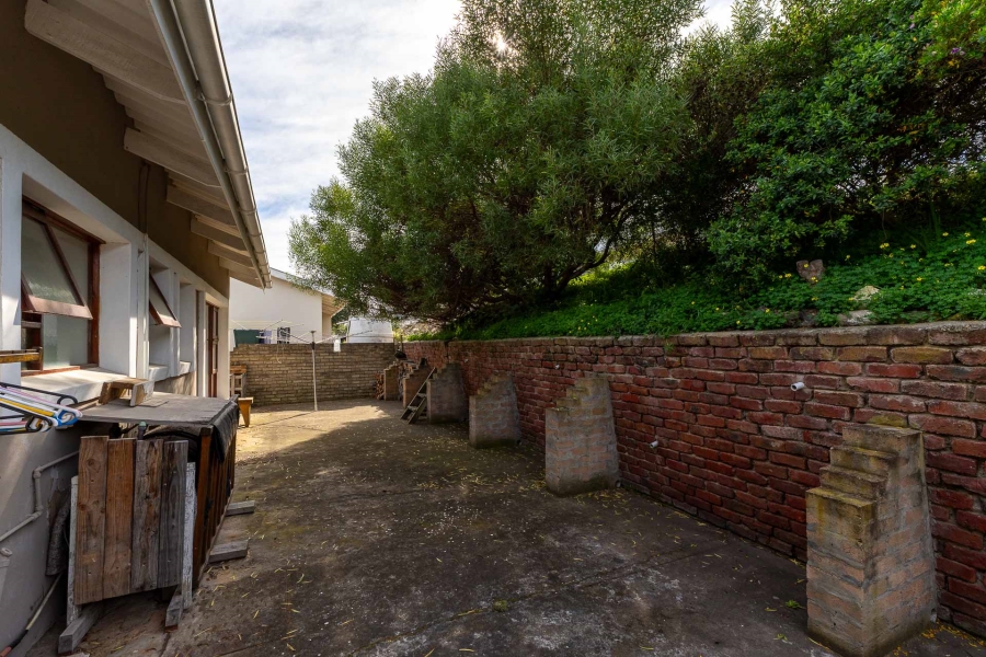 4 Bedroom Property for Sale in Stilbaai Oos Western Cape